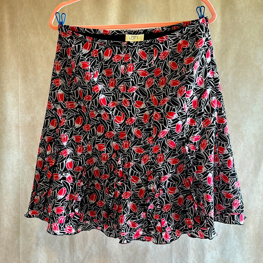 🫦 Ann Taylor Loft skirt size 8